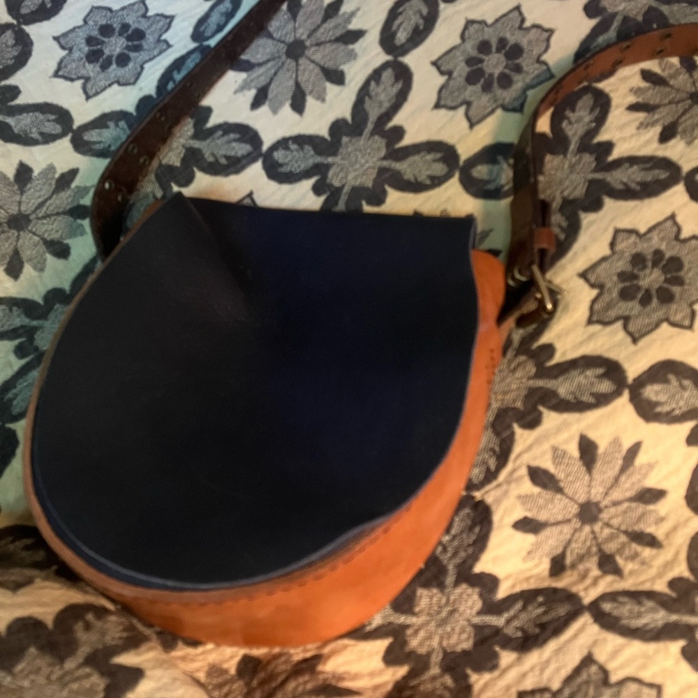 Unique Copper and Black Shoulder Bag with Versatile Design